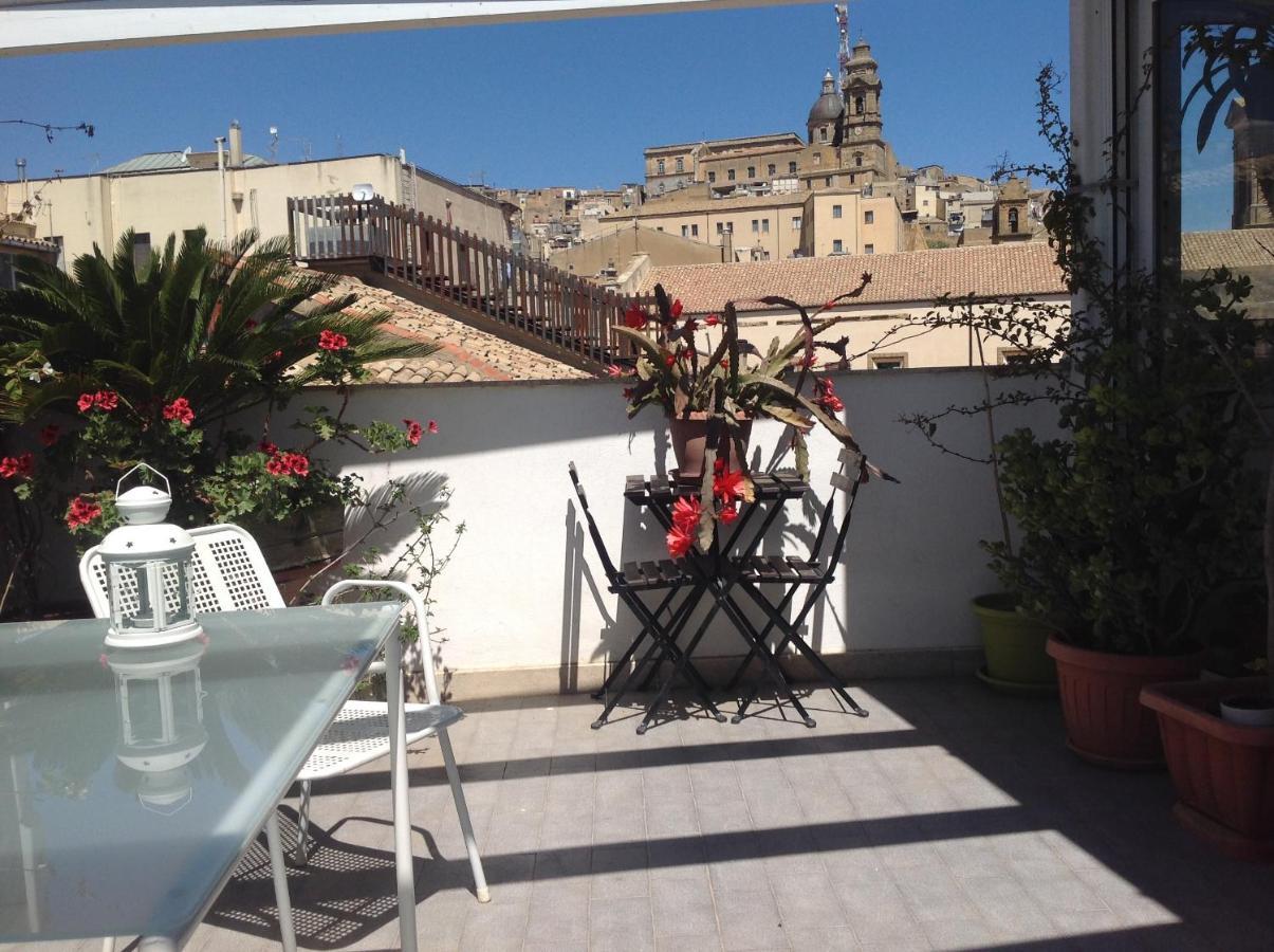Appartement Attico Da Rosa Con Vista Spettacolare A 360 Gradi à Caltagirone Extérieur photo