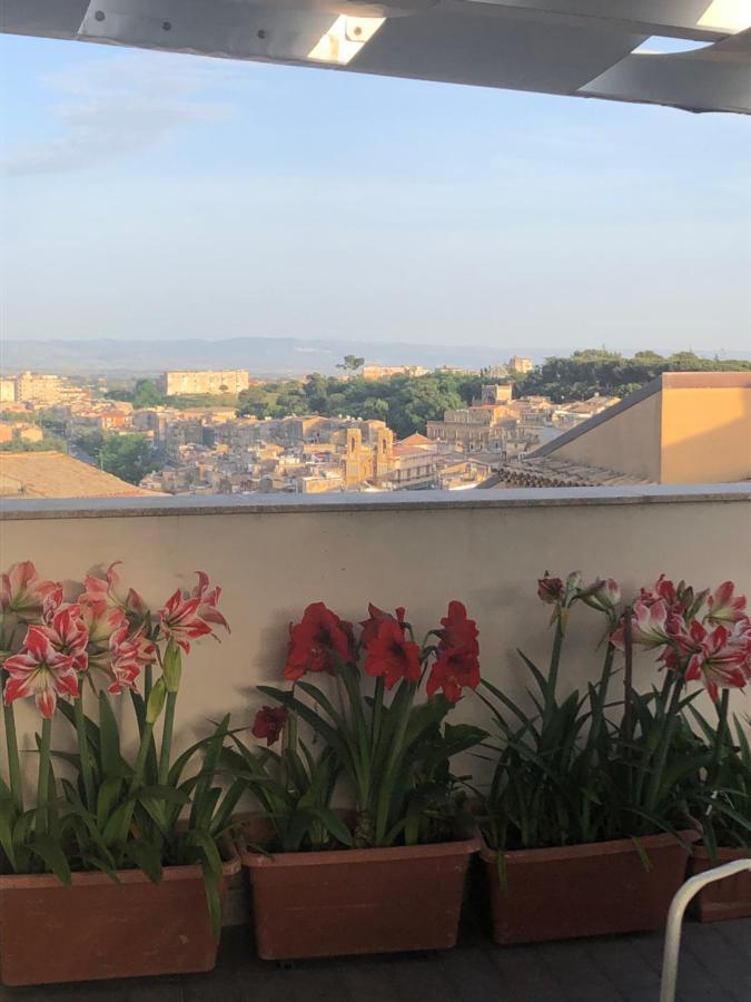 Appartement Attico Da Rosa Con Vista Spettacolare A 360 Gradi à Caltagirone Extérieur photo