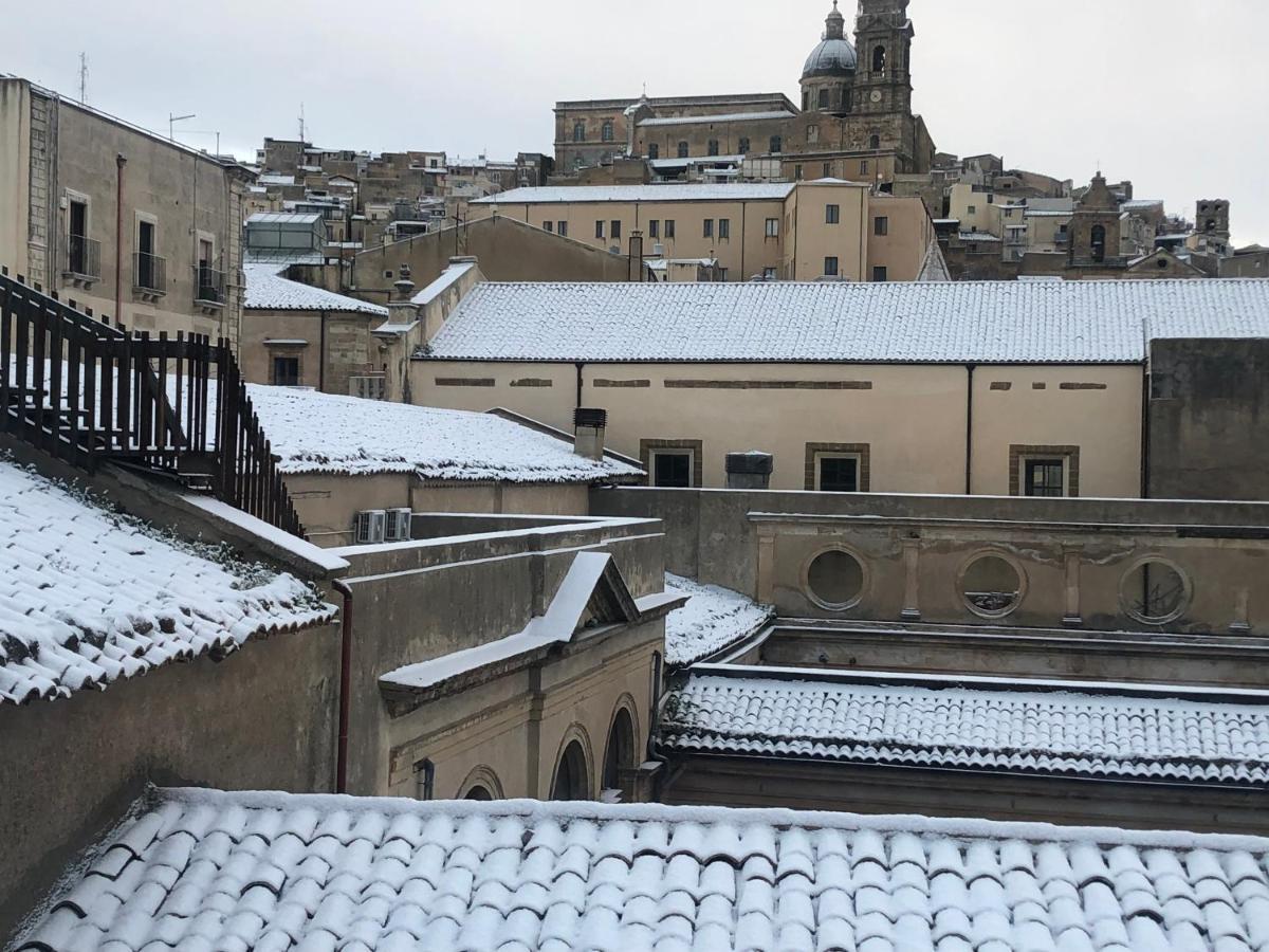 Appartement Attico Da Rosa Con Vista Spettacolare A 360 Gradi à Caltagirone Extérieur photo